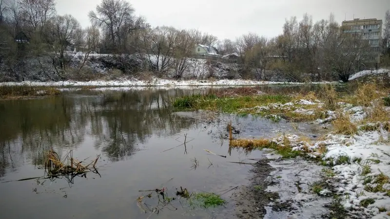 Выше по течению...